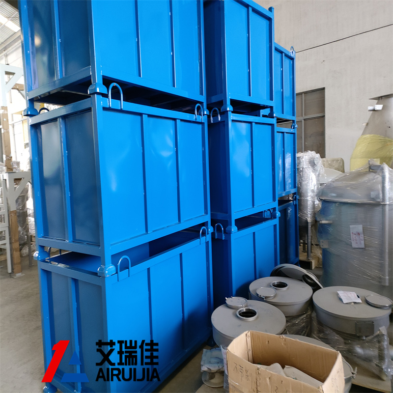 可堆垛的钢制周转箱  