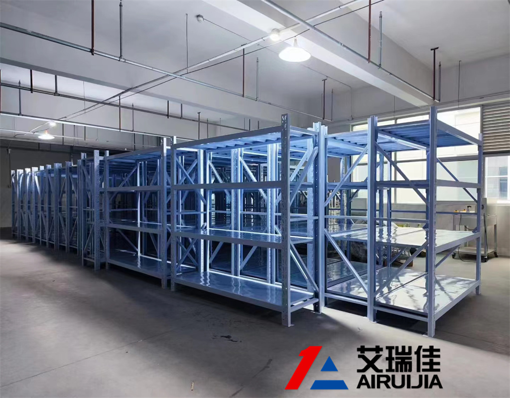 承重300kg/层的中型货架  