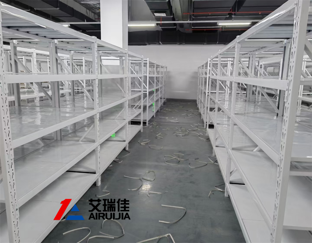 承重200Kg一层5层的中型货架  